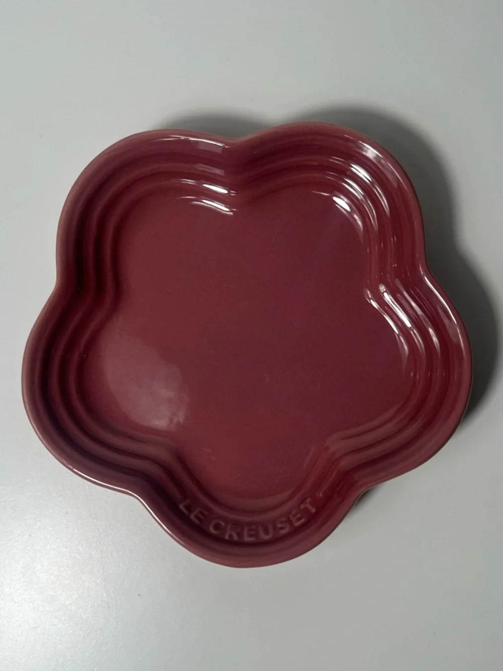 Le Creuset Stoneware Flower Petal Scalloped Trinket Dish Plate Tray